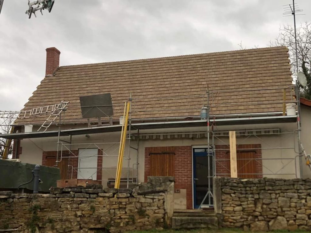 Remplacement complet d’une toiture de 180 m² avec zinguerie et Velux à Horbourg-Wihr, près de Colmar