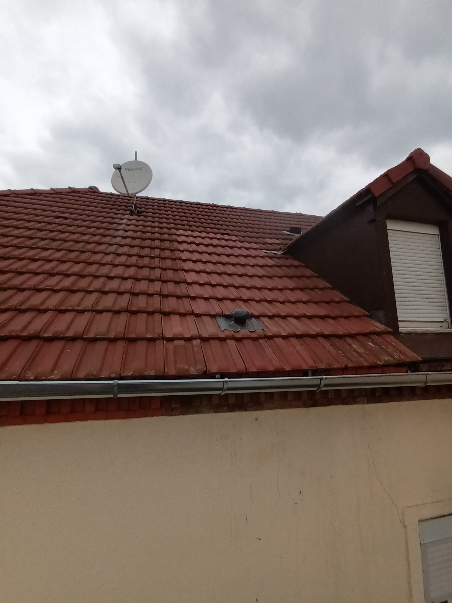 Urgence toiture à Riedisheim : intervention après l’effondrement d’une cheminée – faites vérifier la vôtre !