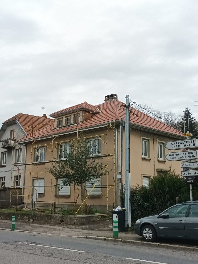 Réfection complète d’une toiture 4 pentes avec création d’un chien-assis à Riedisheim, près de Mulhouse