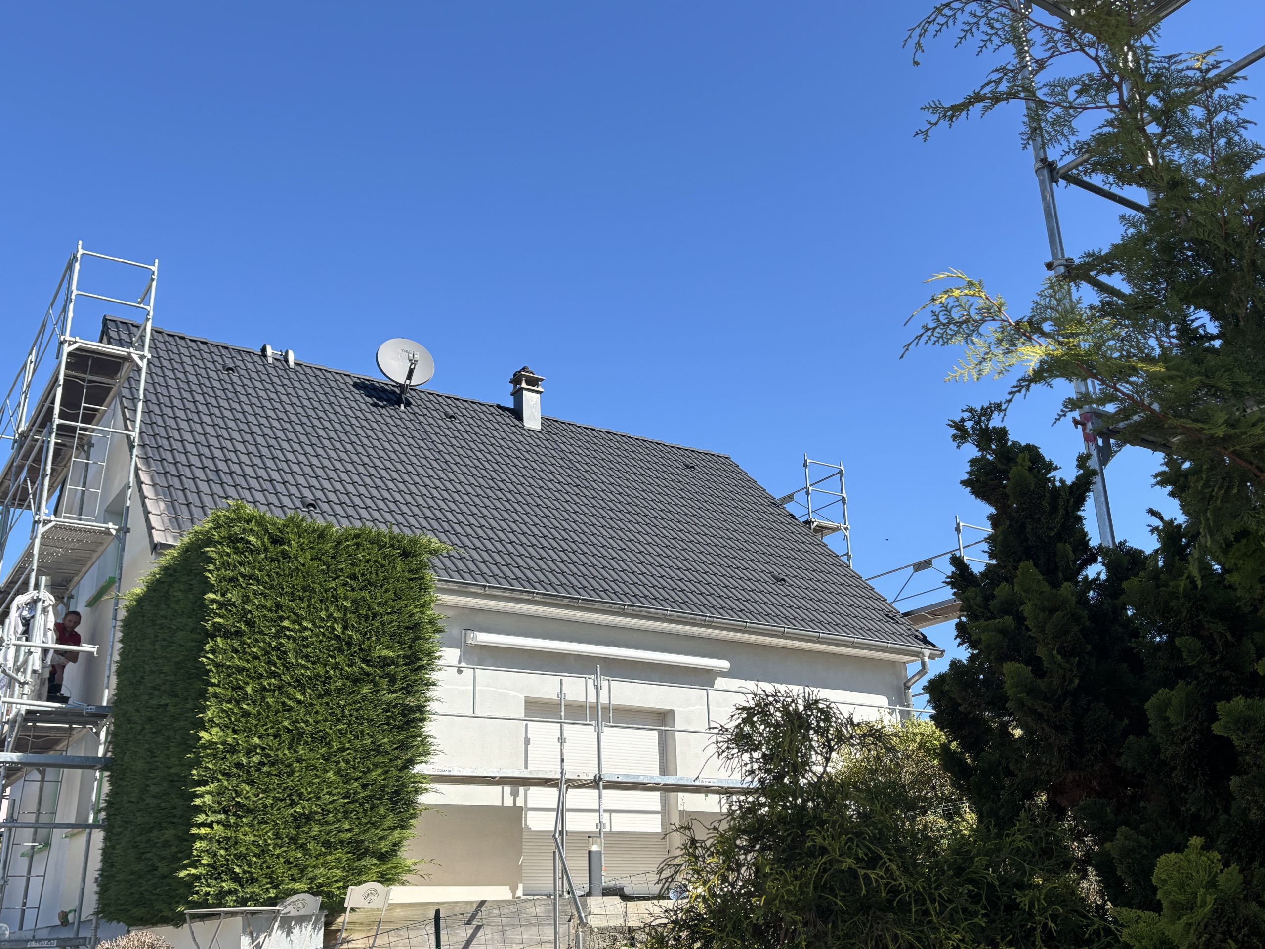 Nettoyage toiture et application résine colorée à Bartenheim La Chaussée proche de Kembs